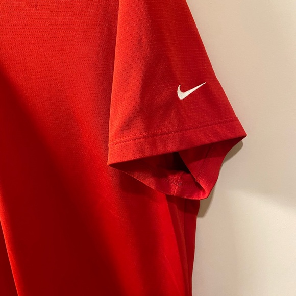 Women’s Nike Dri-fit golf shirt / polo - Picture 2 of 4